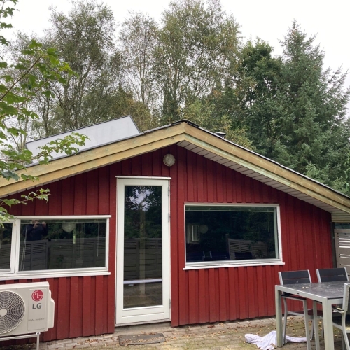 Sommerhus der får udskiftet vinduer og døre