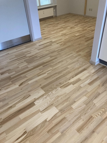 Gulvafslibning af lyst trægulv